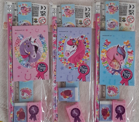 Set da cancelleria con pony colorato